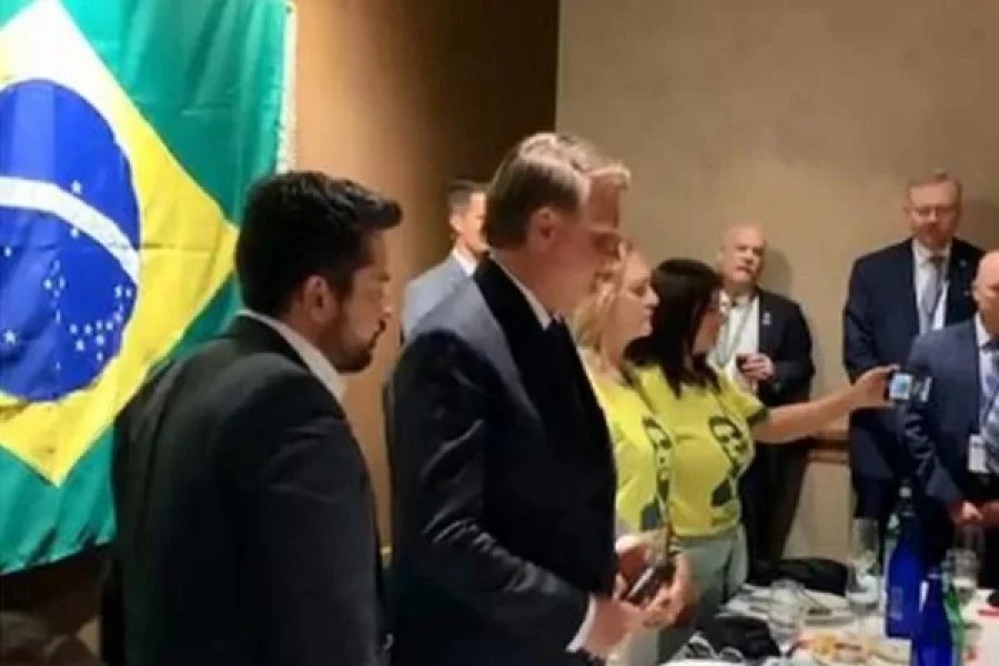 Em churrascaria de Nova York, Bolsonaro repete que é “imbrochável”
