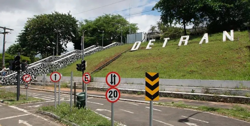 MP-BA denuncia sete suspeitos de envolvimento em transferência fraudulenta de veículos