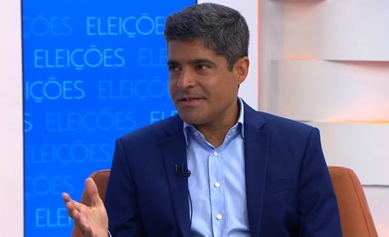 Contra candidato de Lula na Bahia, ACM Neto decide manter distância em relação a Bolsonaro