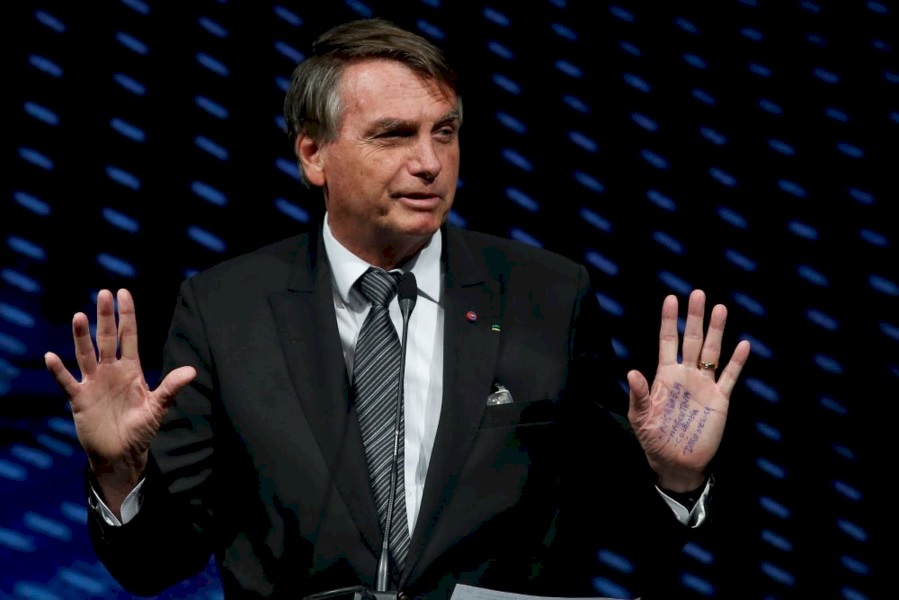Bolsonaro diz que analfabetismo foi motivo para derrota no Nordeste