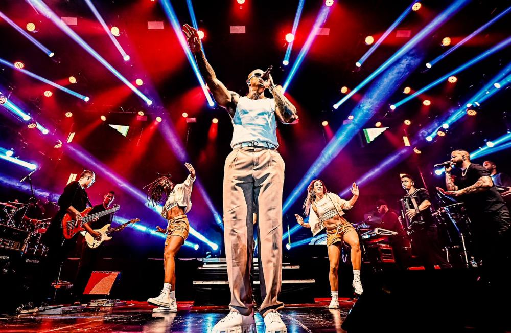 Léo Santana lança single “Botada Valendo” 