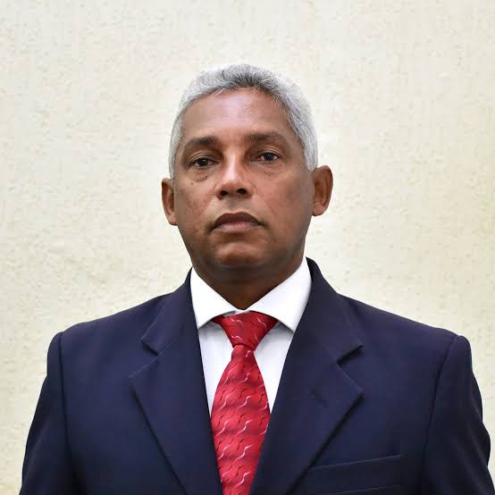 Vereadores sustam decreto e Moura Pinho tem que deixar a ARFES 