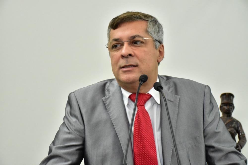 Câmara quer obrigar Município a publicizar obras inacabadas