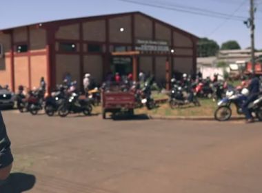 Repórter Caco Barcellos flagra suspeita de assédio eleitoral às vésperas de 2° turno