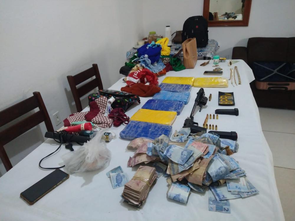 Mulher é interceptada ao entrar na Bahia com R$ 210 mil em cocaína