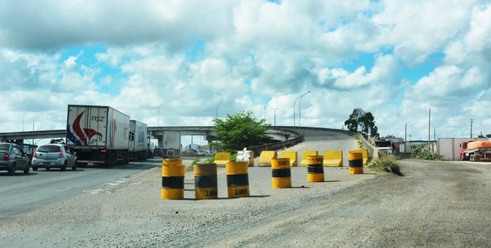Após terceiro acidente, viaduto Miraldo Gomes será completamente interditado