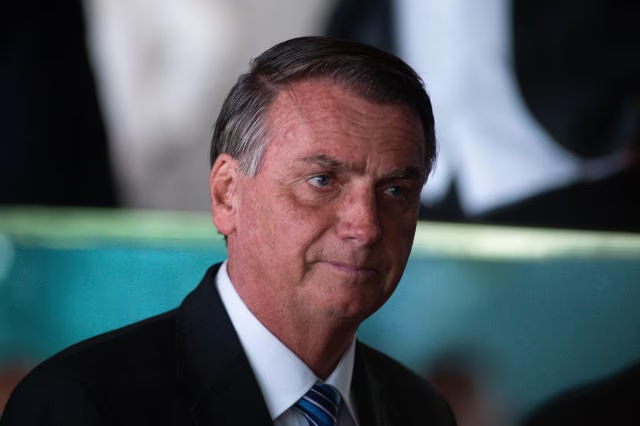 Bolsonaro veta transição de militares para governo Lula 