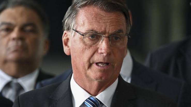 Barroso prorroga apuração sobre denúncias contra Bolsonaro na CPI da Covid