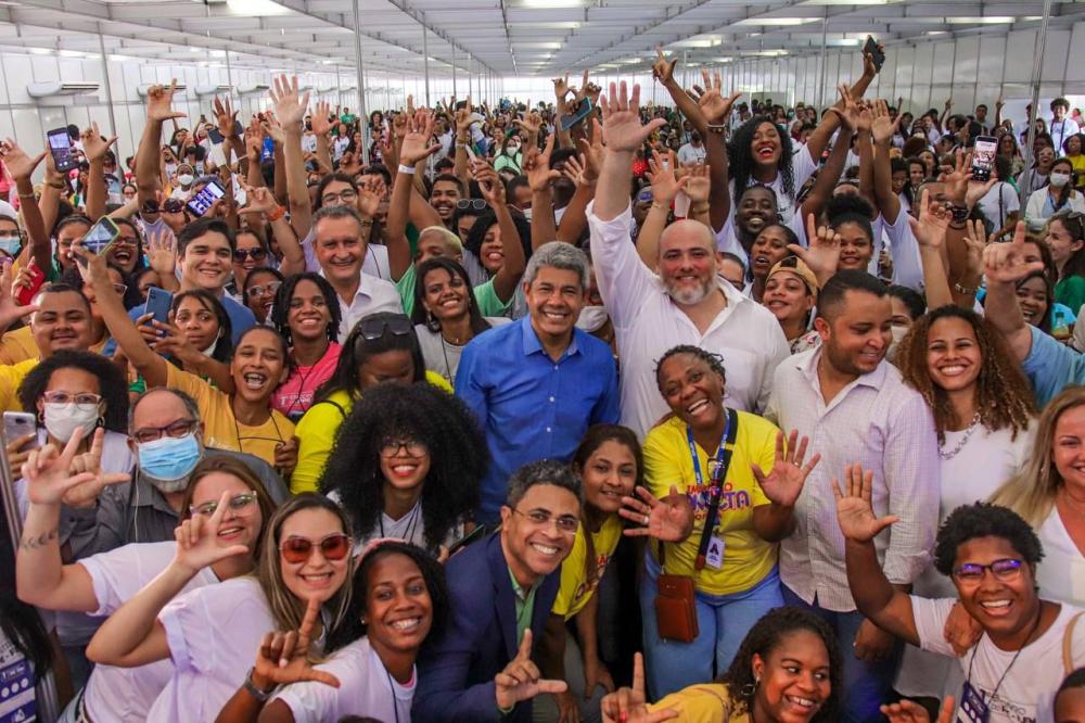 Jerônimo garante ampliação do Programa Primeiro Emprego a partir de 2023