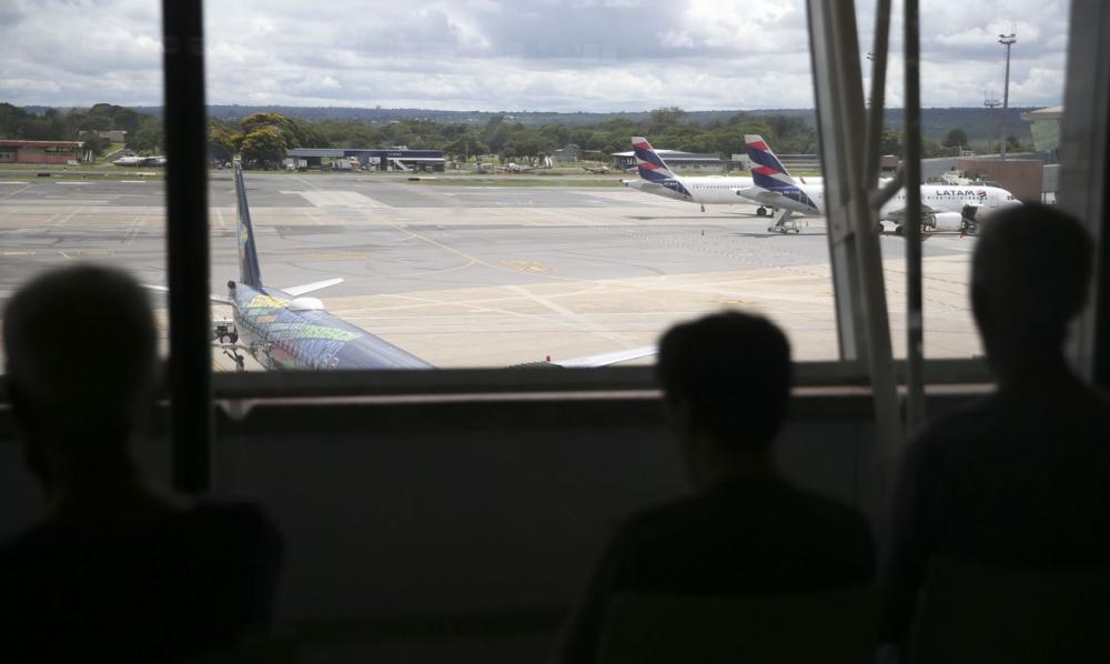 Greve dos aeronautas atrasa voos em Brasília, Porto Alegre e Fortaleza
