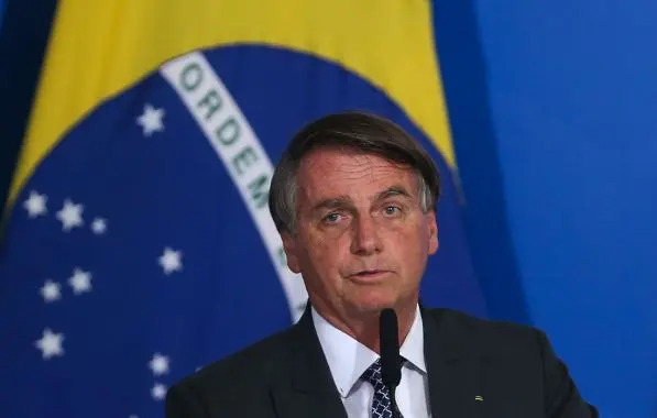 Bolsonaro renova concessão da TV Globo por 15 anos