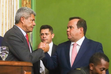 Vice-governador eleito Geraldo Júnior renuncia à presidência da Câmara; Carlos Muniz assume