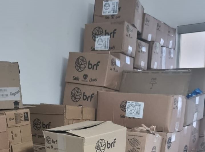 ​Polícia prende três e recupera 10 toneladas de alimentos em Feira de Santana