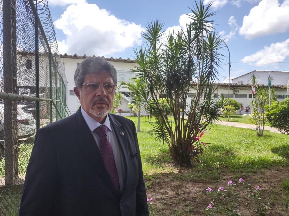 Secretário de Administração Penitenciária diz que situação no presídio de Feira está “pacificada”, mas casos são “imprevisíveis”