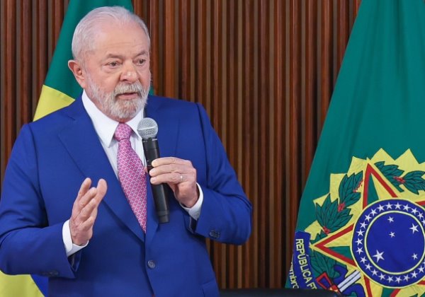 Lula publica decreto que altera diretoria da EBC