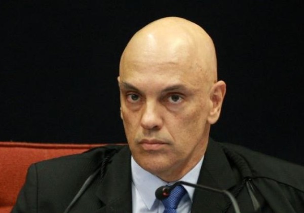 Bolsonaristas entram com pedidos de impeachment contra Moraes no Senado