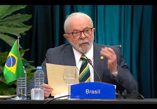 Lula vai a Montevidéu com missão de evitar acordo entre Uruguai e China
