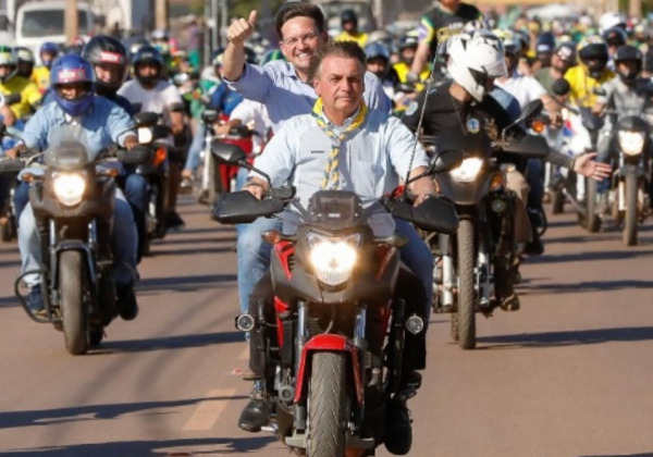 AGU avalia cobrar Bolsonaro por gastos irregulares com cartão corporativo