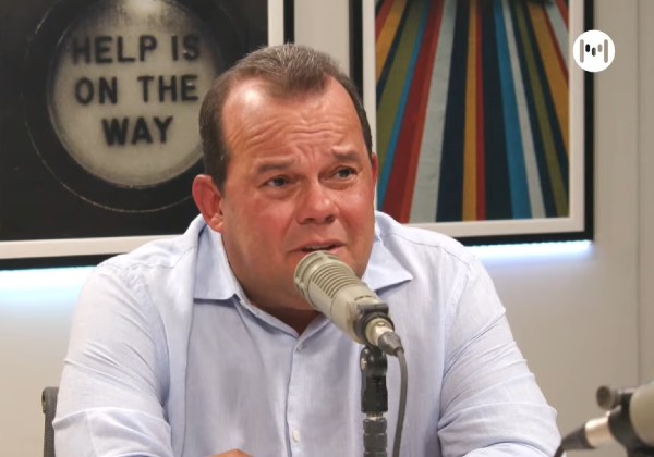 ‘Eu tenho a mesma caneta que Jerônimo’, diz vice-governador sobre tomar decisões