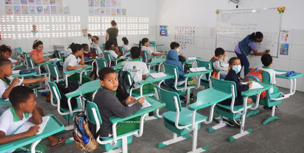 Matrícula para novos estudantes da rede municipal começa nesta segunda-feira