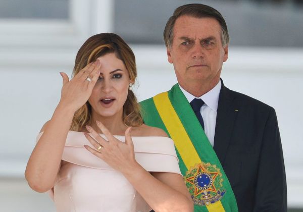 Bolsonaro diz que Michelle não vai disputar eleições em 2026
