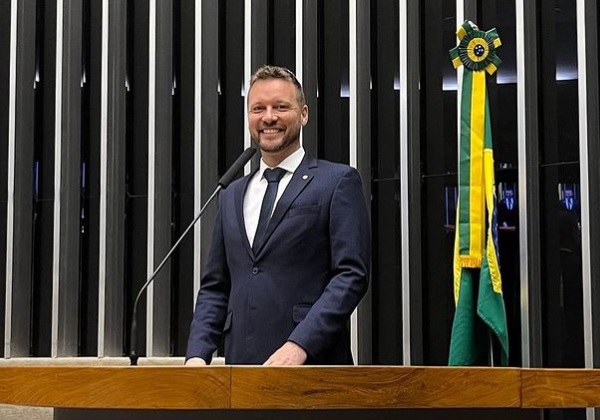 Ao atacar PT, deputado compara Bahia com Haiti: ‘É uma pobreza, tudo pichado, sujo’