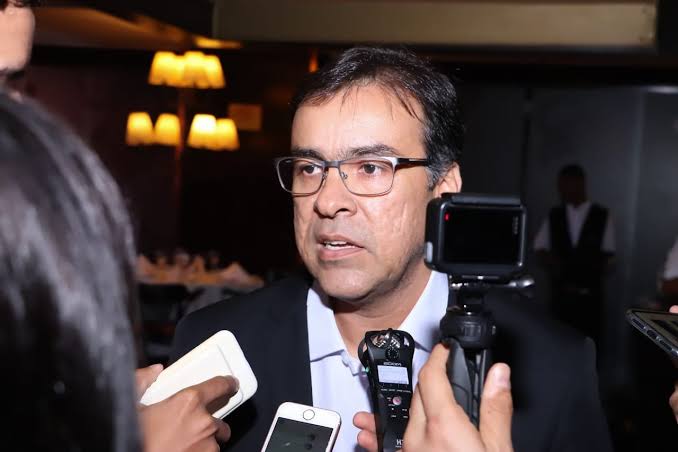 “Essa é uma discussão interna do partido”, diz Presidente do MDB na Bahia sobre permanência de Colbert