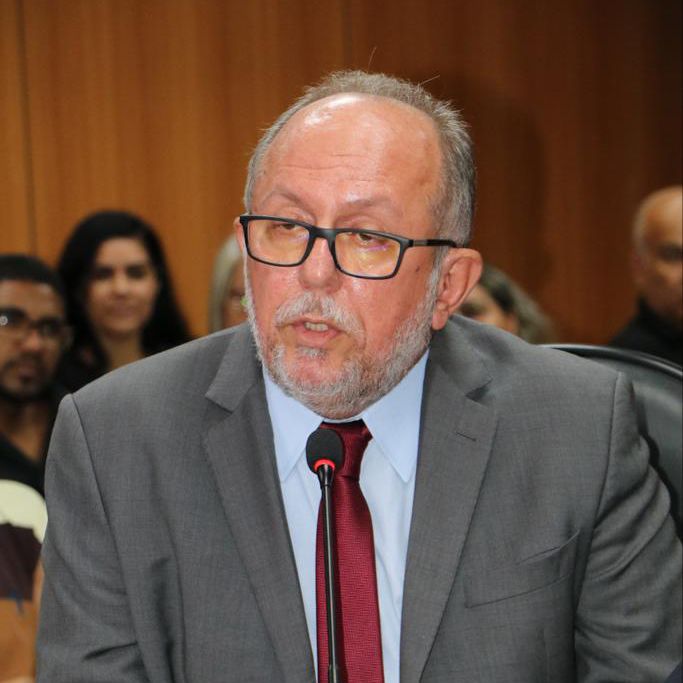 Vice-presidente da Comissão de Saúde cobra soluções para 