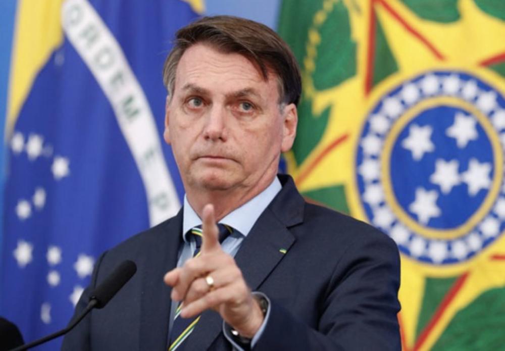 Bolsonaro critica Lula por volta da exigência do visto para EUA e outros países