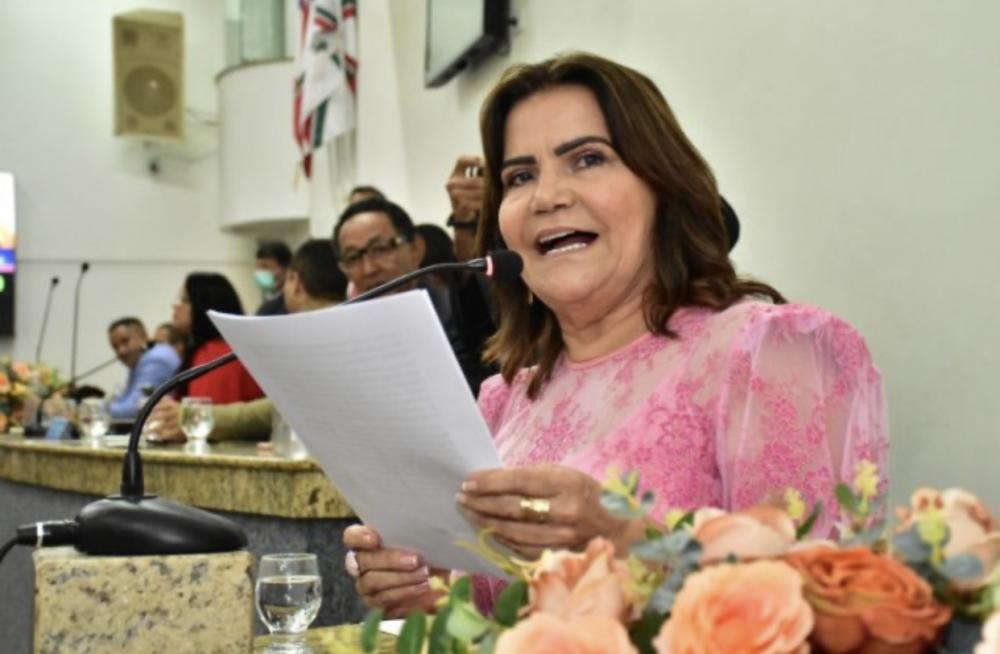 Eremita Mota tem 72 horas para explicar atraso na votação de projetos do Executivo