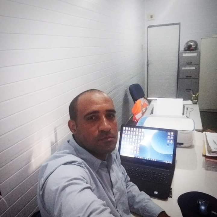 Sobrinho do radialista Antônio Matos morre após colidir carro na BR-101 quando retornava da Micareta de Feira