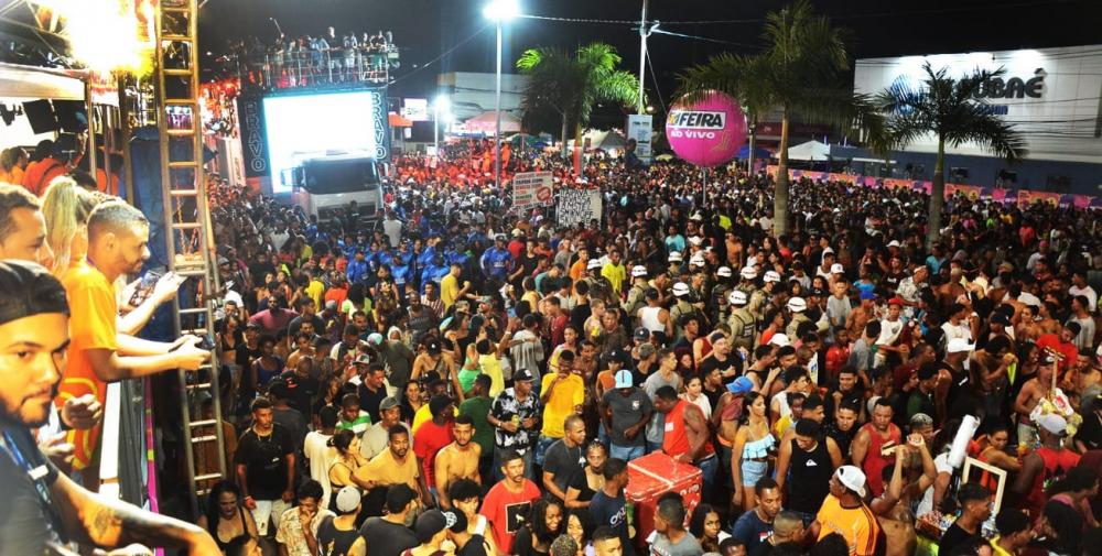 Número de ocorrências por furtos de celulares teve redução de 17% no terceiro dia da Micareta de Feira 