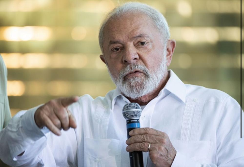 Lula é alvo de protestos em Portugal