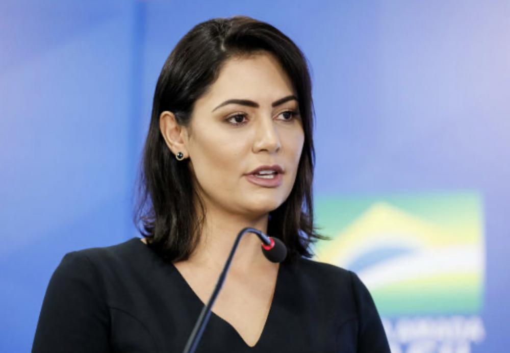 Funcionária diz que segundo pacote de joias ficou com Michelle Bolsonaro