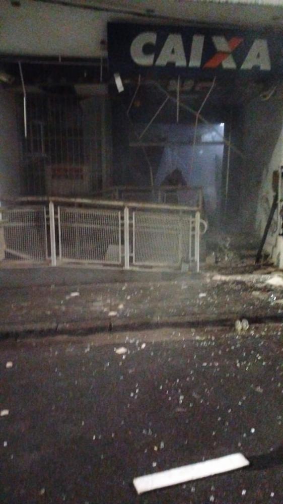 Criminosos explodem agência da Caixa Econômica em Maragogipe