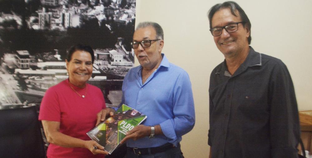 Projeto de Lei de Diretrizes Orçamentárias é entregue à Câmara Municipal