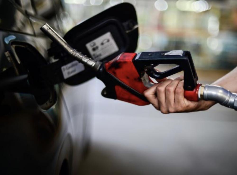 Petrobras reduz em R$ 0,44 valor do diesel e em R$ 0,40 o da gasolina
