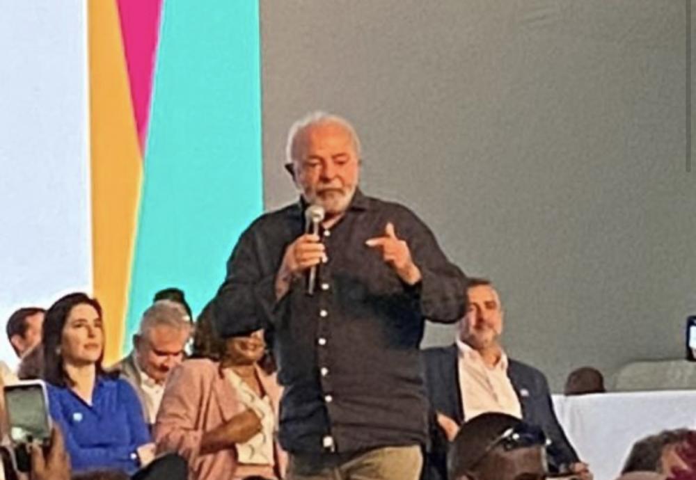 Lula embarca para a Cúpula do G7, no Japão