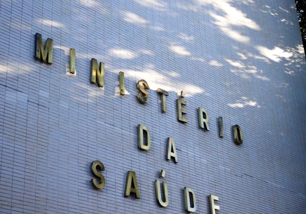 Ministério da Saúde confirma primeiro caso suspeito de gripe aviária em humano