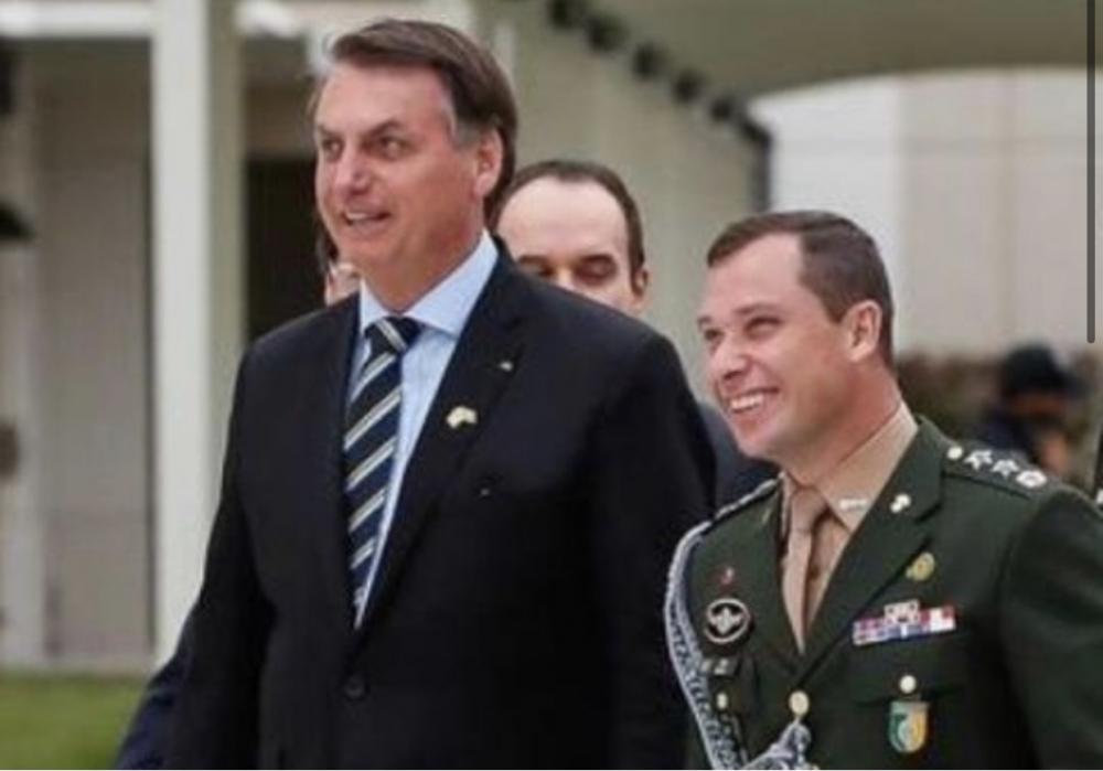 Esposa de Mauro Cid admite à PF que marido é responsável por falsificar cartão de vacina