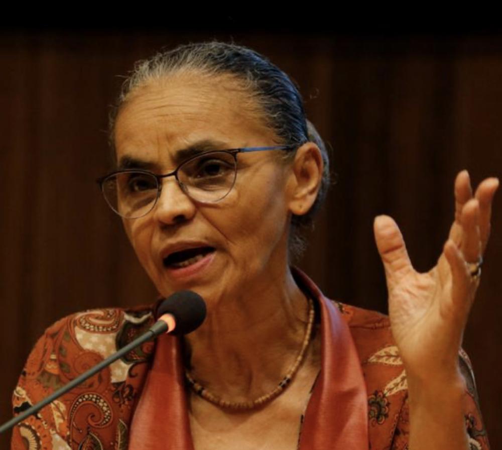 Marina frustra adversários ao dizer que permanece no governo e vai resistir junto com Lula