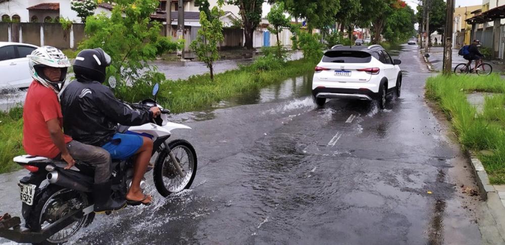 Defesa Civil monitora possíveis danos causados pelas chuvas