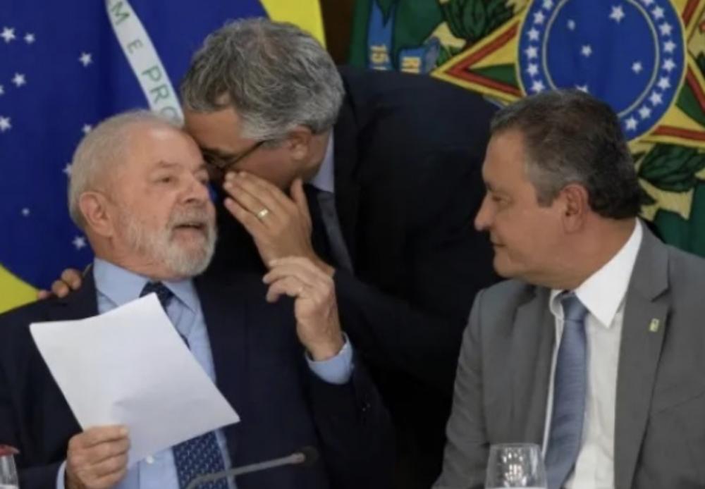 Crise com o Congresso deixa Rui e Padilha sob pressão por demissão