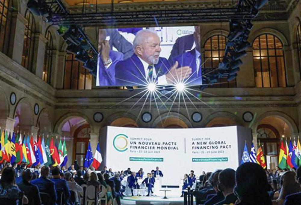 Na França, Lula diz que exigências da União Europeia para acordo com Mercosul são ameaça