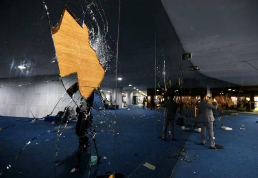 ‘Tem que quebrar tudo pro Exército entrar’; laudo mostra atuação de extremista no 8/1