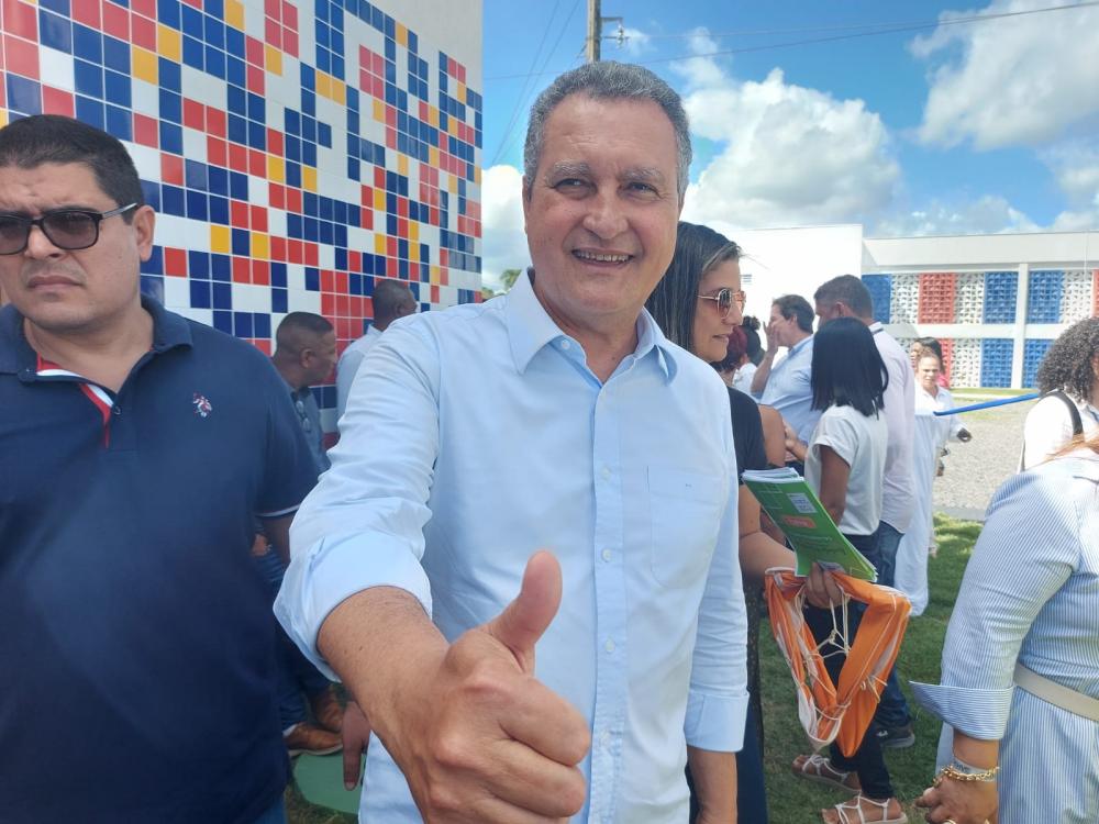 Rui Costa vem a Feira para inauguração de escola e fala sobre obras do Governo Federal na cidade