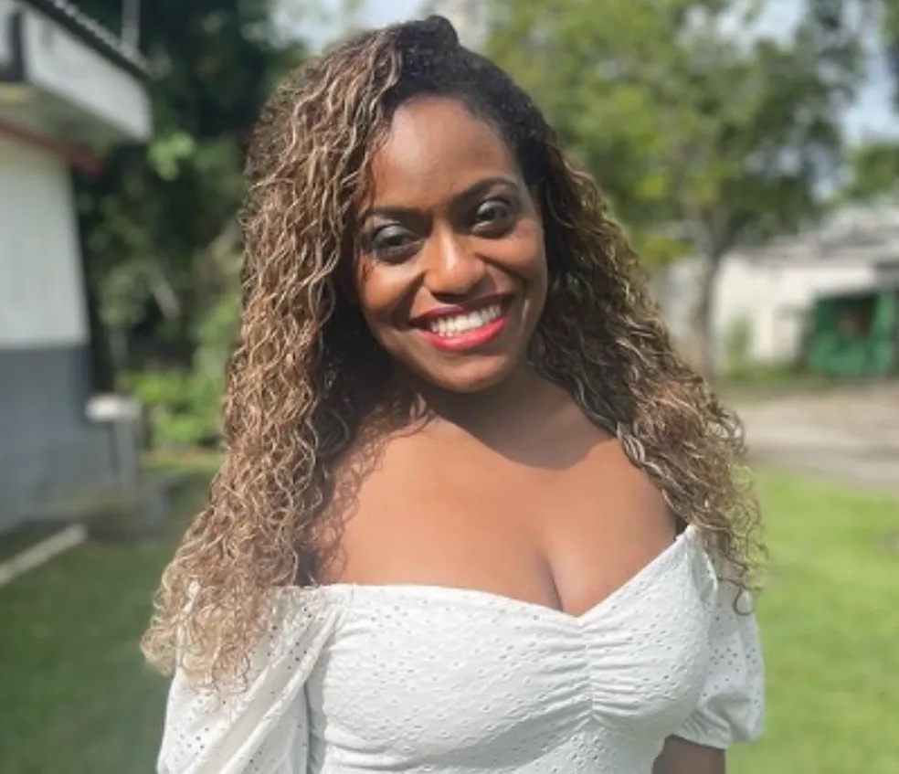 Ex-The Voice e atriz Ludmillah Anjos sofre acidente de carro durante gravação de filme