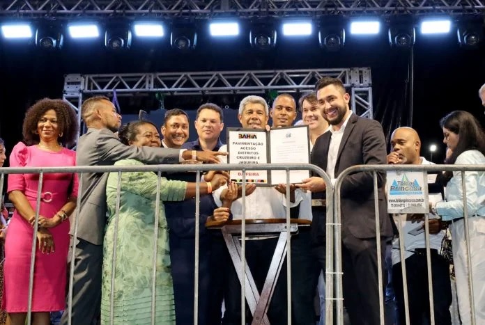 Conceição da Feira recebe colégio de tempo integral do Governo, que também autoriza obras de pavimentação