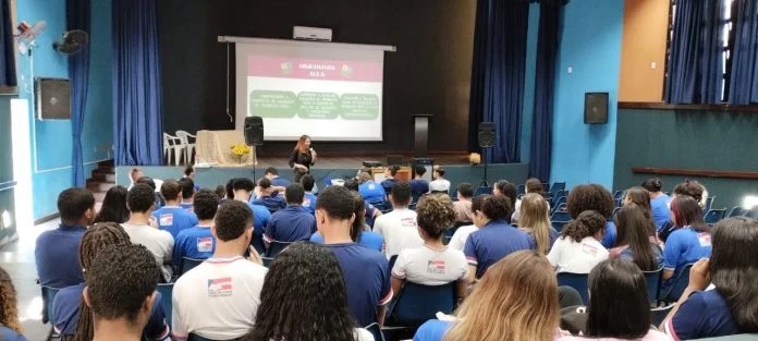 SEC realiza aulão do Enem e formação técnica e pedagógica do Universidade para Todos