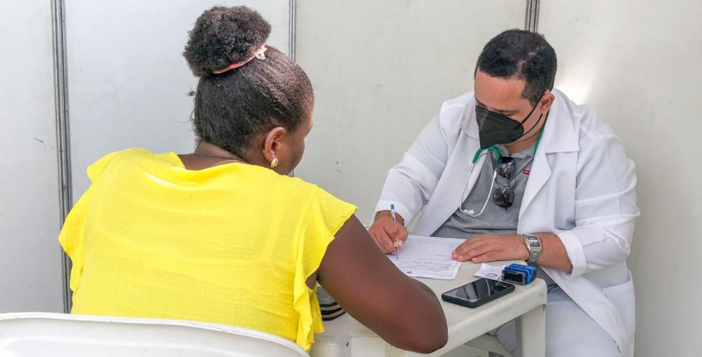 Consultas e vacinação disponíveis na praça da Rua Nova hoje (1)